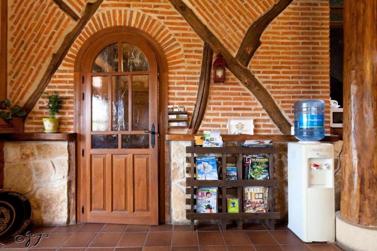 El Camino Real Guest House Villovela de Piron Exterior photo