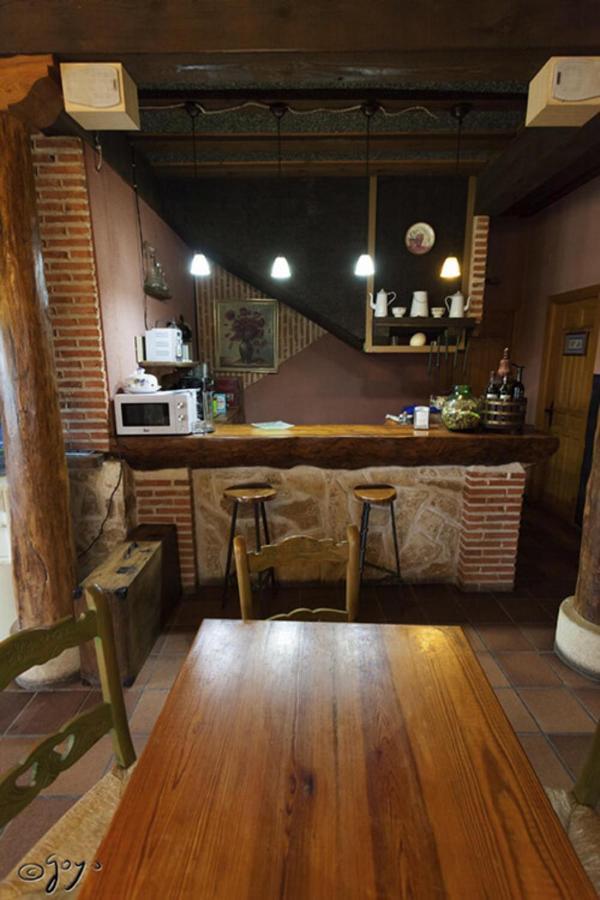 El Camino Real Guest House Villovela de Piron Exterior photo